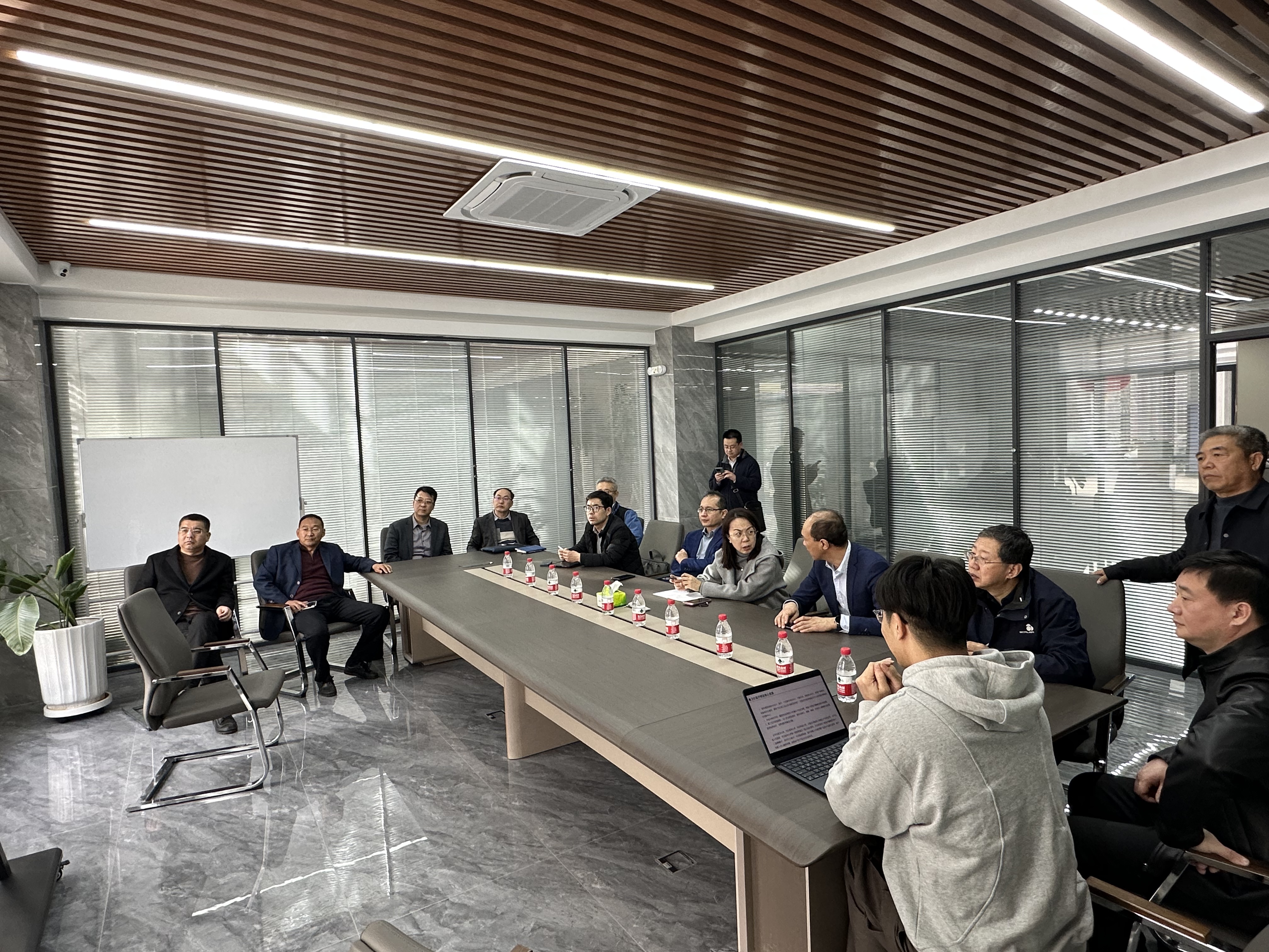 河北科技大學赴河北康衛仕醫療科技有限公司走訪交流會
